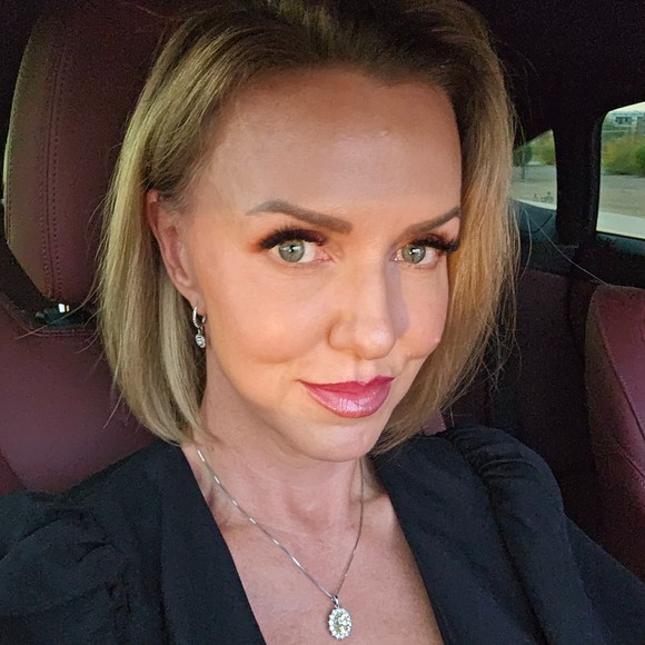 Meet your Posher, Korin - Picture 1 of 1